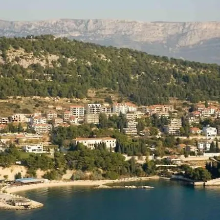 Ruhige Mit Herrlicher Aussicht By Interhome